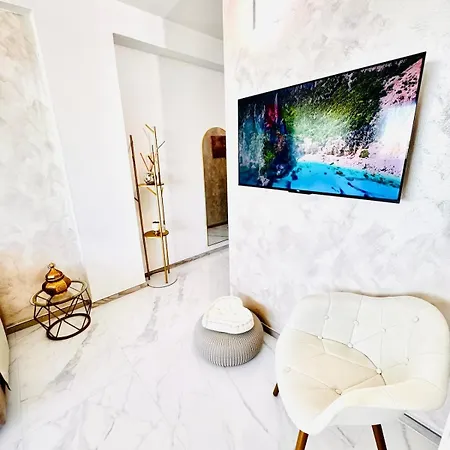 Luxury Sea View Center