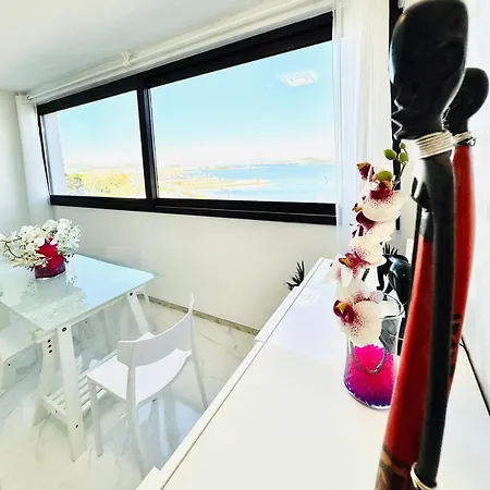 Luxury Sea View Center Apartment *