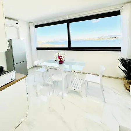Luxury Sea View Center *